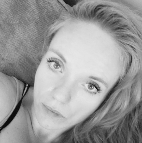 Profile Picture of Rebecca Halford (@rebeccah1503) on Poshmark