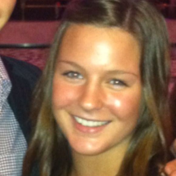 Profile Picture of Emma Ellefson (@eellefso) on Poshmark