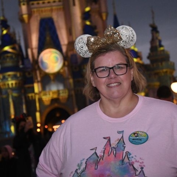 Profile Picture of Andrea Moore (@amoore130) on Poshmark