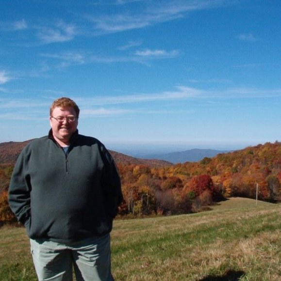 Profile Picture of Julie Finger (@hockapotomus) on Poshmark