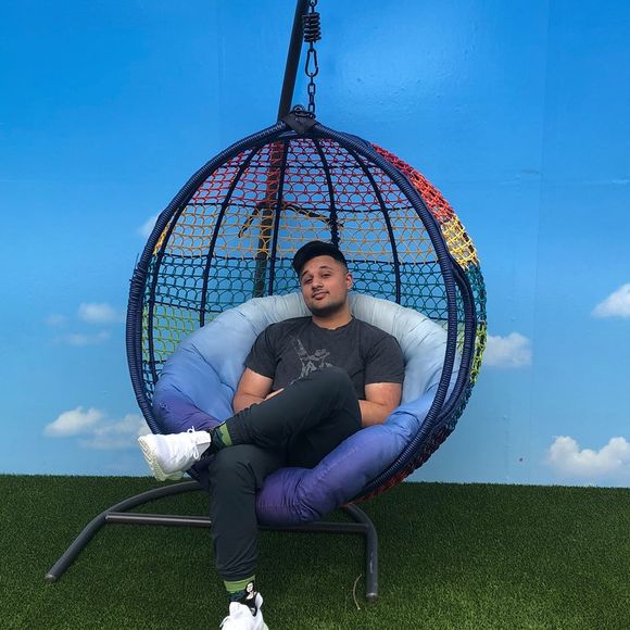 Profile Picture of Hayyan Chughtai (@hayno) on Poshmark