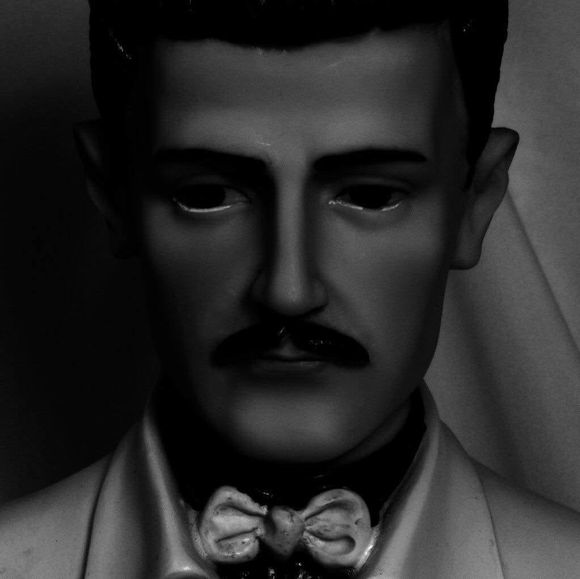 Profile Picture of Carlos Santos (@reyj54659) on Poshmark