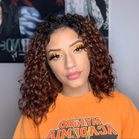 Profile Picture of Amanda Core (@beautybratmua) on Poshmark