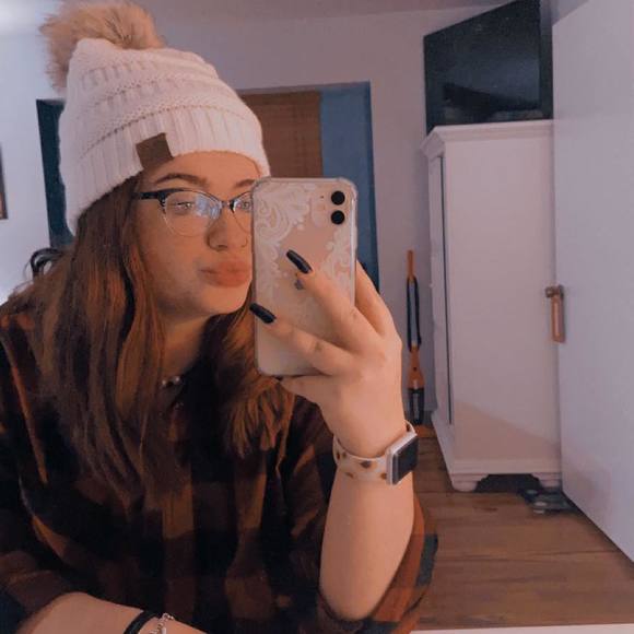 Profile Picture of Erica Drennan (@ad3557824) on Poshmark