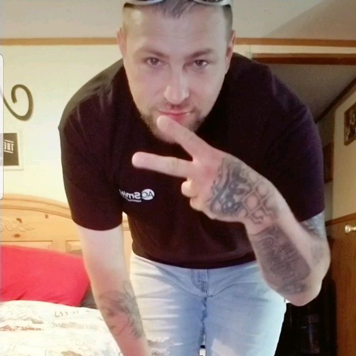 Profile Picture of Jonathan Belcher (@bekrayze) on Tiktok