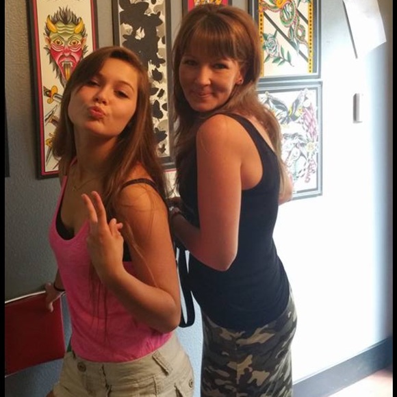 Profile Picture of Shaniya Borstad (@sborstad16) on Poshmark