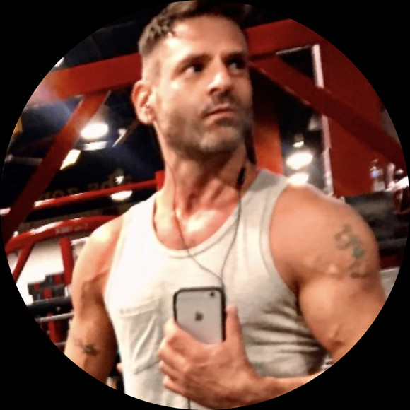 Profile Picture of Everest Denges (@everest1022) on Poshmark