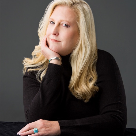 Profile Picture of Rebecca Schneider (@rdschneider007) on Poshmark