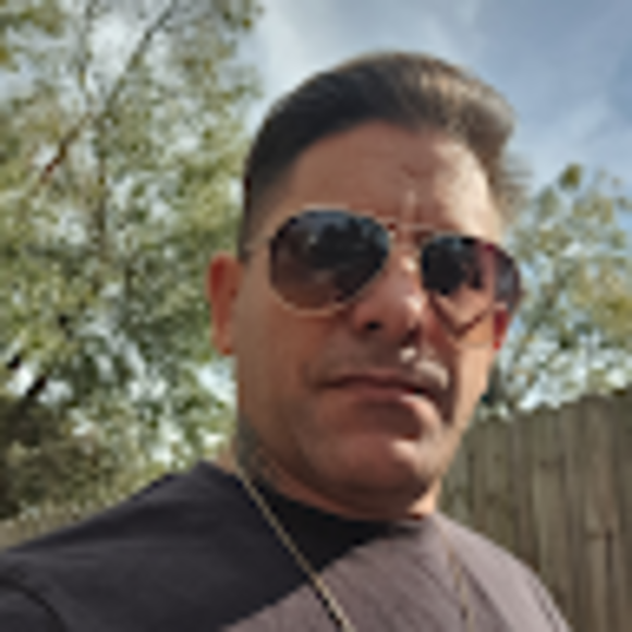 Profile Picture of Ariel Soler (@arielsoler1976) on Poshmark
