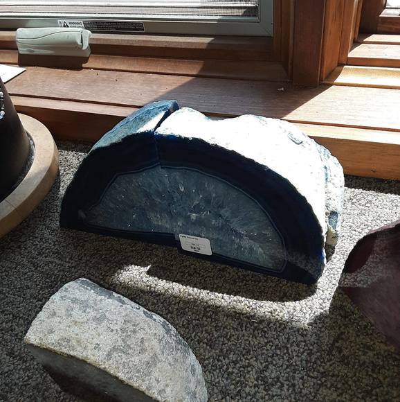 Rene Broxterman - Poshmark Profile Picture of Rene Broxterman (@renebroxterman) on Poshmark