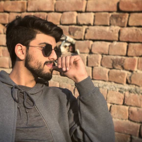 Profile Picture of Rana Omar (@h_omar786) on Poshmark