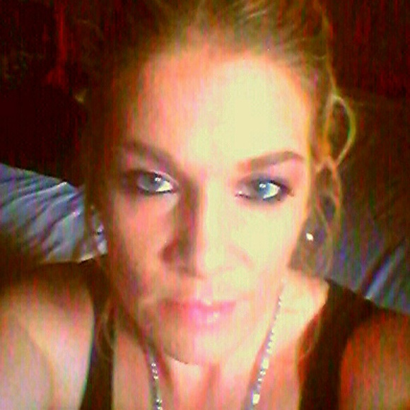 Profile Picture of Jennifer Brett (@justme0729) on Poshmark