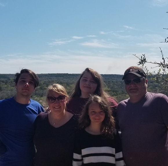 Profile Picture of Nikki Shirling (@nikshirling) on Poshmark