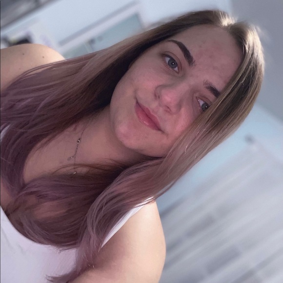 Profile Picture of Brianna Clemente (@srryimbrianna) on Poshmark