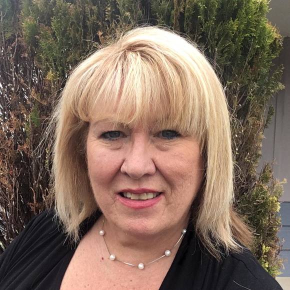 Profile Picture of Annie Chadwick (@chadwick64) on Poshmark