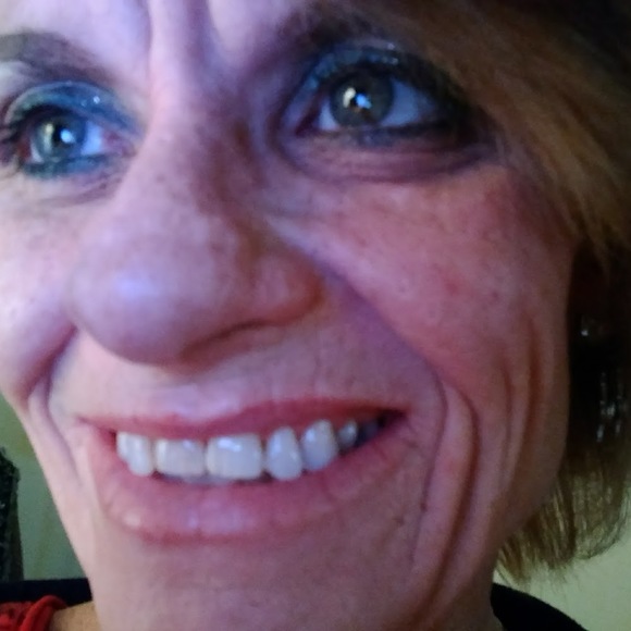 Profile Picture of Jill Doeden (@jilldoeden) on Poshmark