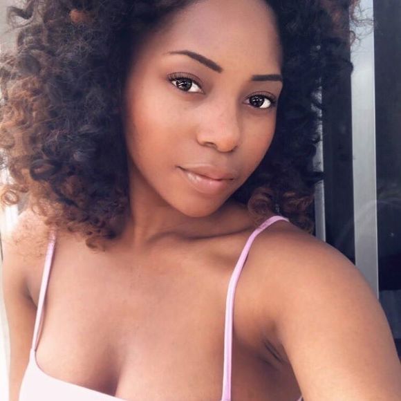 Profile Picture of Najah Fleary (@sizzynajah) on Poshmark