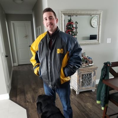 Profile Picture of Mike Ouellette (@MikeOue1) on Twitter