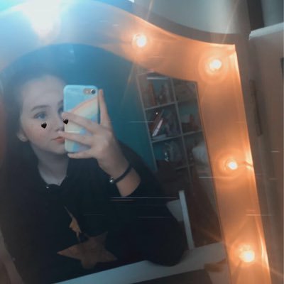 Profile Picture of Jessica Creighton (@JessicaLaurenCr) on Twitter