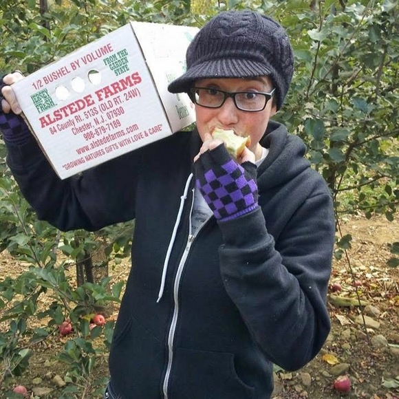 Kim Hooyboer - Poshmark Profile Picture of Kim Hooyboer (@hooybokm) on Poshmark