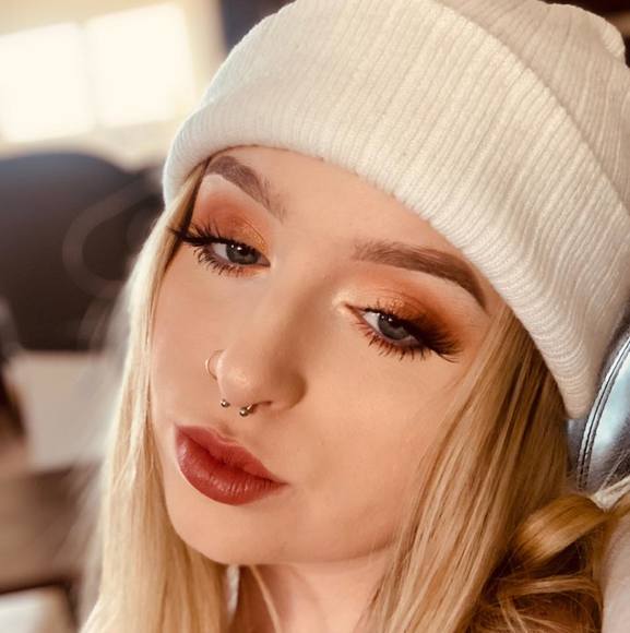 Profile Picture of Jasmine Keys (@jasmine_keys) on Poshmark