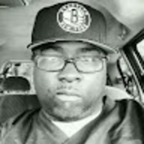 Profile Picture of Sean Cherry (@seanacherry1) on Poshmark