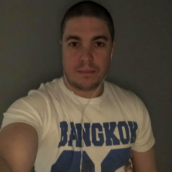 Profile Picture of Daniel Champagne (@davidtrenor) on Poshmark