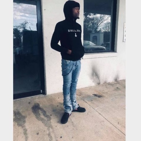 Profile Picture of Tyrell Dunham (@tyrell_dunham) on Poshmark