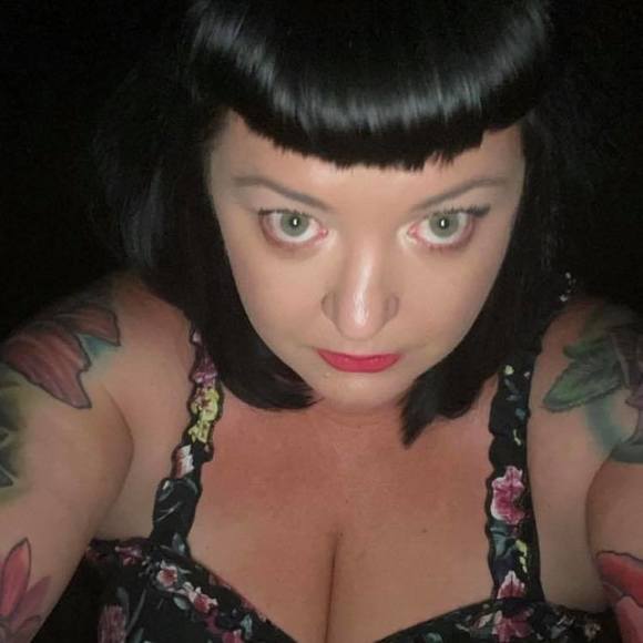 Profile Picture of Jamie Craig (@nobabies) on Poshmark