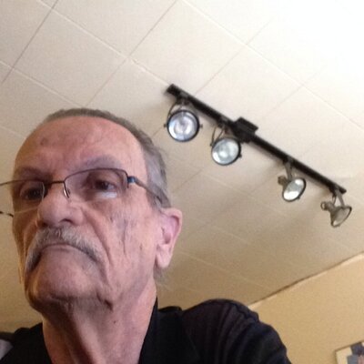 Profile Picture of Charles Schulze (@schulae) on Twitter