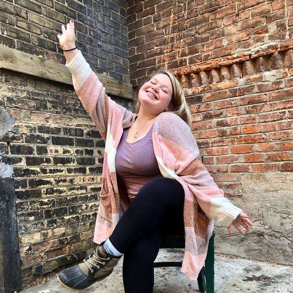 Profile Picture of Ashlee Kidder (@kiddera6101) on Poshmark