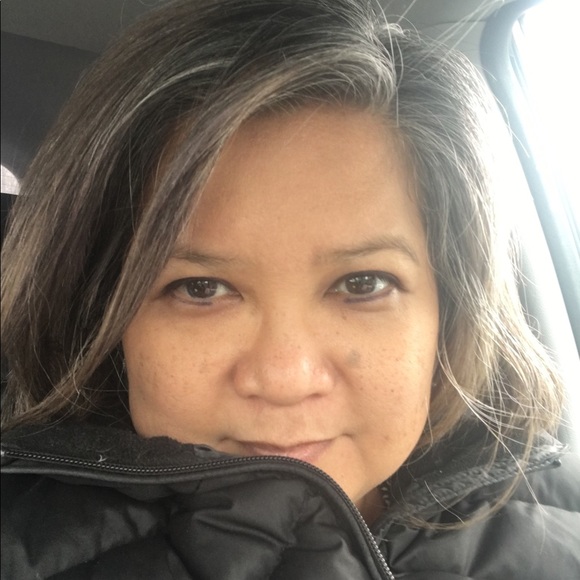 Profile Picture of Debbie Heath (@debcarimp) on Poshmark