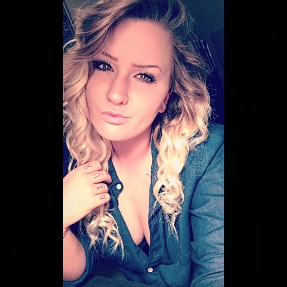 Profile Picture of Pamela Carroll (@carroll98) on Poshmark