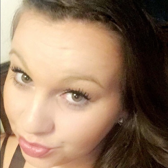 Profile Picture of Christina Slagley (@cslagley) on Poshmark