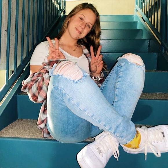 Profile Picture of Karly Gapski (@karmister13) on Poshmark