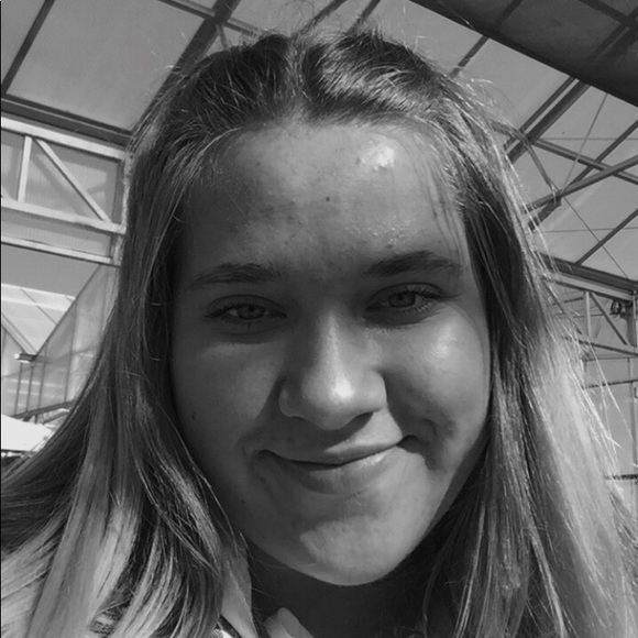 Profile Picture of Jadyn Gruszka (@jadyn1515) on Poshmark