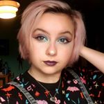 Profile Picture of alexandra. (@artbyaparrott) on Instagram