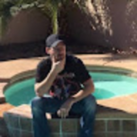 Profile Picture of Terry Haugen (@terryterry10) on Poshmark