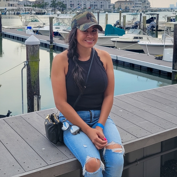 Profile Picture of Jennifer Hamilton (@jennykham) on Poshmark