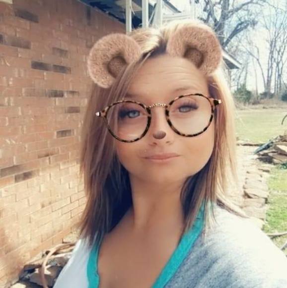 Profile Picture of Lacey Thornton (@thorntonlacey3) on Poshmark