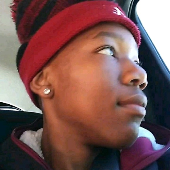Profile Picture of Andre Fuller (@gjsman) on Poshmark