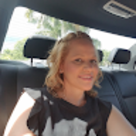 Profile Picture of Lucia Suarez (@lucysay2020) on Poshmark