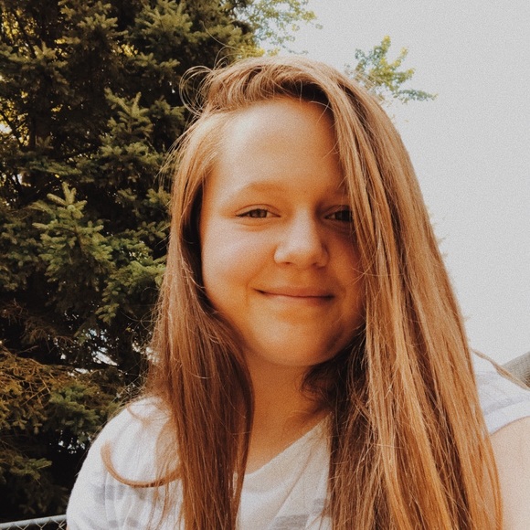 Profile Picture of Lauren Hermance (@ren4softball) on Poshmark