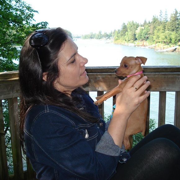 Profile Picture of Eliane Caplan (@elianefc44) on Poshmark