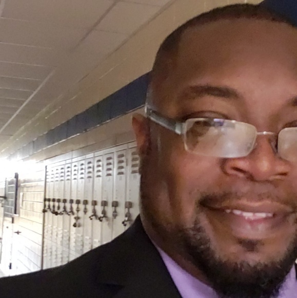 Profile Picture of Kevin Everett (@kje36618) on Poshmark