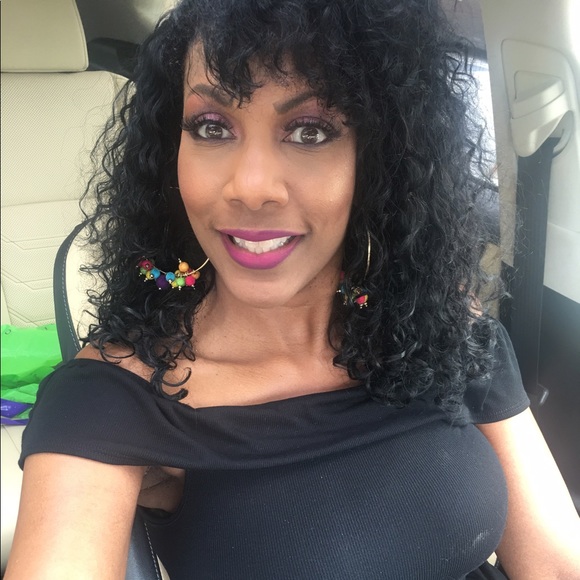 Profile Picture of Cathy Mcquarters (@cmcquarters) on Poshmark