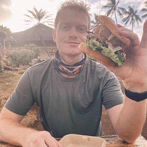 Profile Picture of Alex Allbaugh (@alexallbaugh) on Poshmark