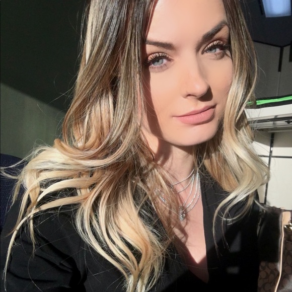 Profile Picture of Zoe Davidge (@zoemdee) on Poshmark