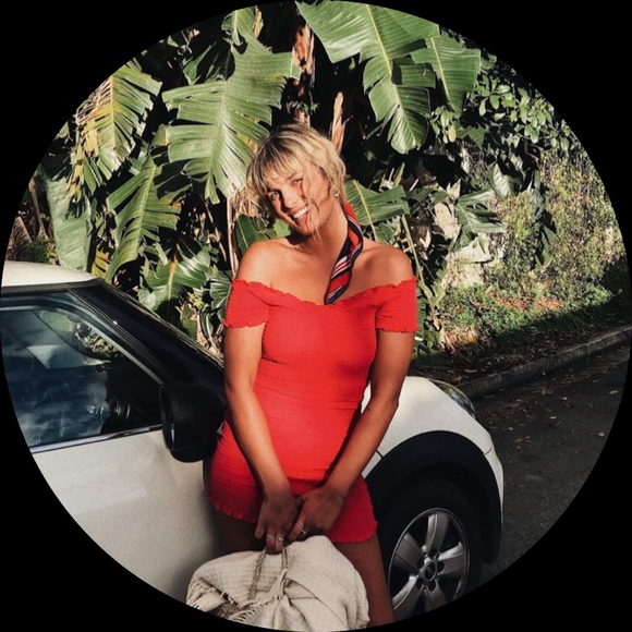 Profile Picture of Clarice Kemp (@claricekemp) on Poshmark