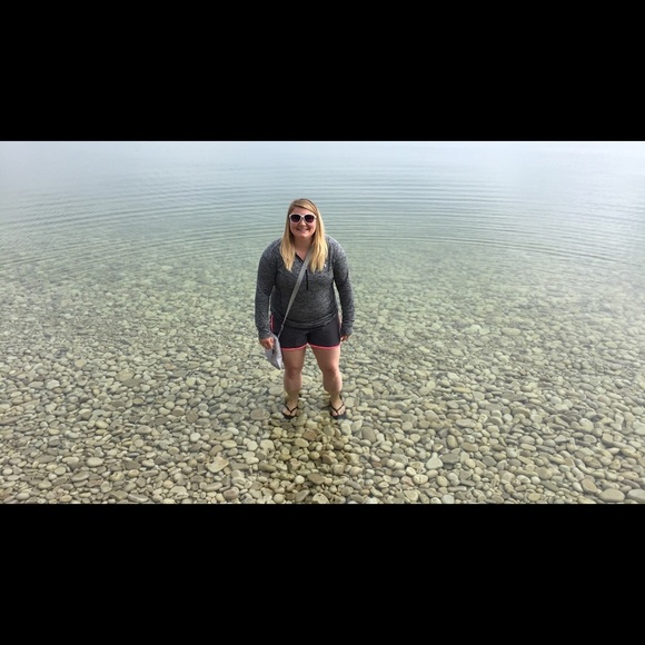 Profile Picture of Sara Kelnhofer (@sarakelnhofer) on Poshmark